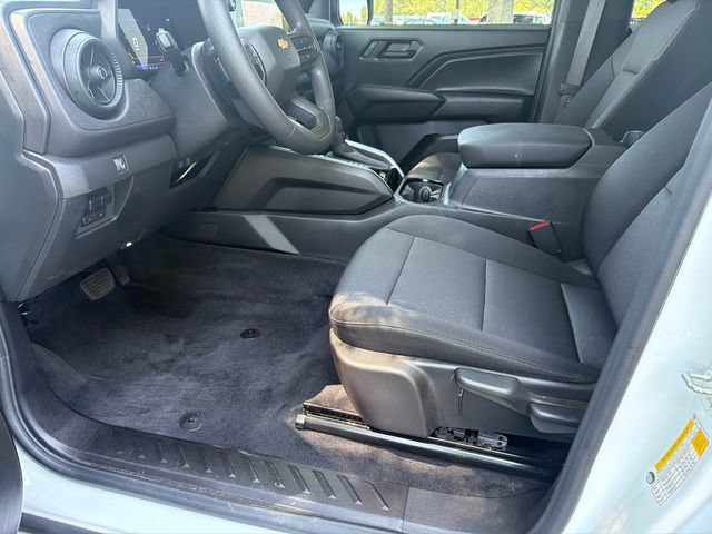 Used 2025 Chevrolet Colorado W/T w/ Advanced Trailering Package RWD image 9