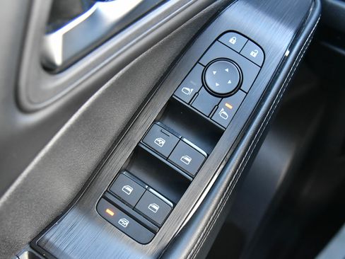 Used 2024 Nissan Rogue SV image 33