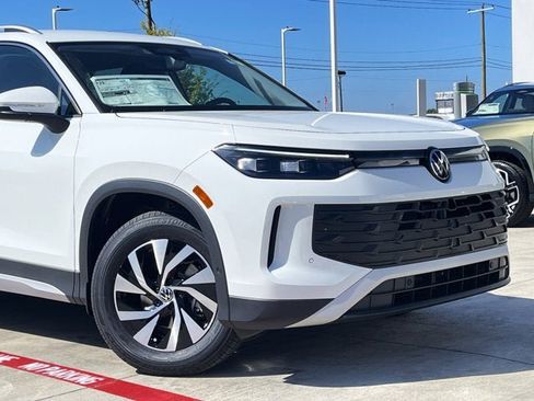 New 2025 Volkswagen Tiguan S image 7