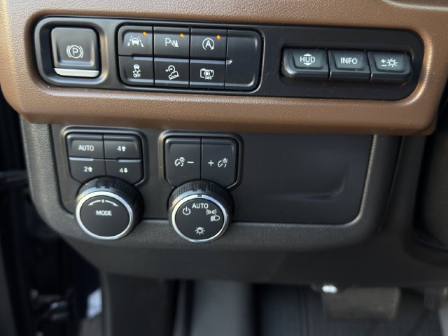 Used 2023 Chevrolet Tahoe High Country AWD/4WD image 25