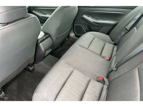 Used 2024 Nissan Altima 2.5 SV FWD image 13
