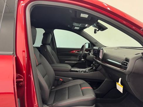 Used 2026 Chevrolet Traverse RS w/ LPO, Floor Liner Package FWD image 18