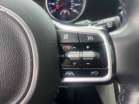 Certified 2022 Kia Carnival LX FWD image 52