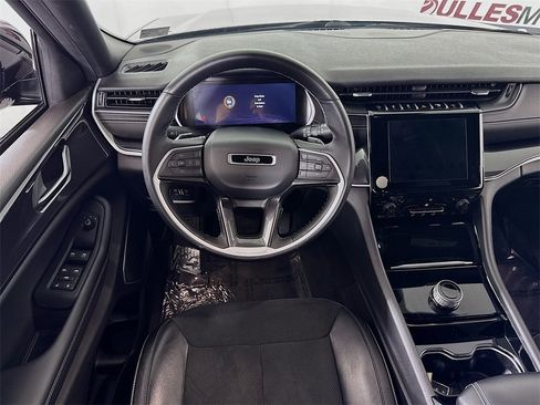 Used 2021 Jeep Grand Cherokee L Laredo image 21