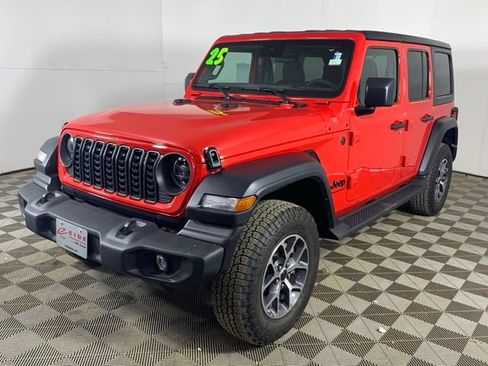 Used 2025 Jeep Wrangler Unlimited Sport AWD/4WD image 9
