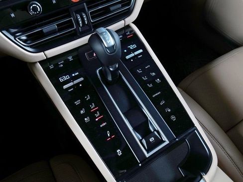 New 2026 Porsche Macan S image 18