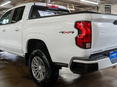 Used 2023 Chevrolet Colorado LT w/ LT Convenience Package AWD/4WD image 8