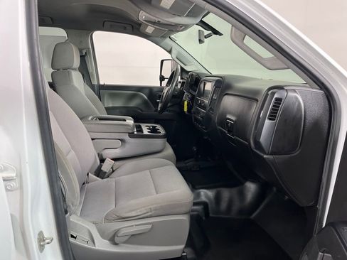 Used 2018 Chevrolet Silverado 2500 W/T w/ WT Convenience Package AWD/4WD image 8