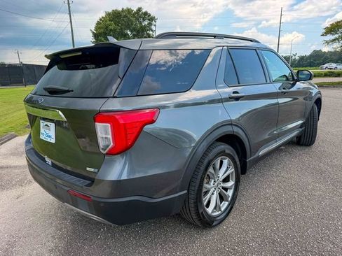 Used 2020 Ford Explorer XLT w/ Equipment Group 202A AWD/4WD image 3