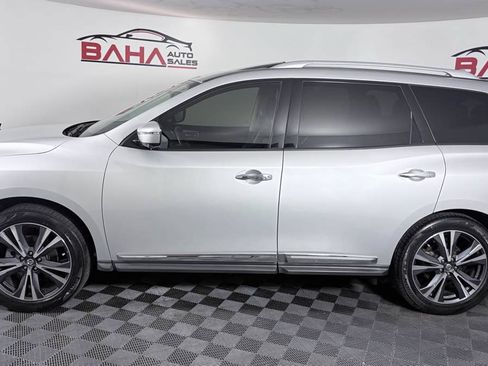 Used 2020 Nissan Pathfinder Platinum FWD image 3