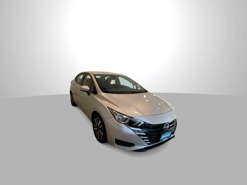 Used 2024 Nissan Versa SV image 2