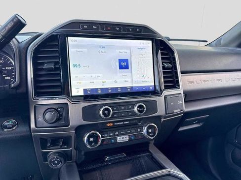 Certified 2022 Ford F250 Platinum w/ FX4 Off-Road Package AWD/4WD image 23