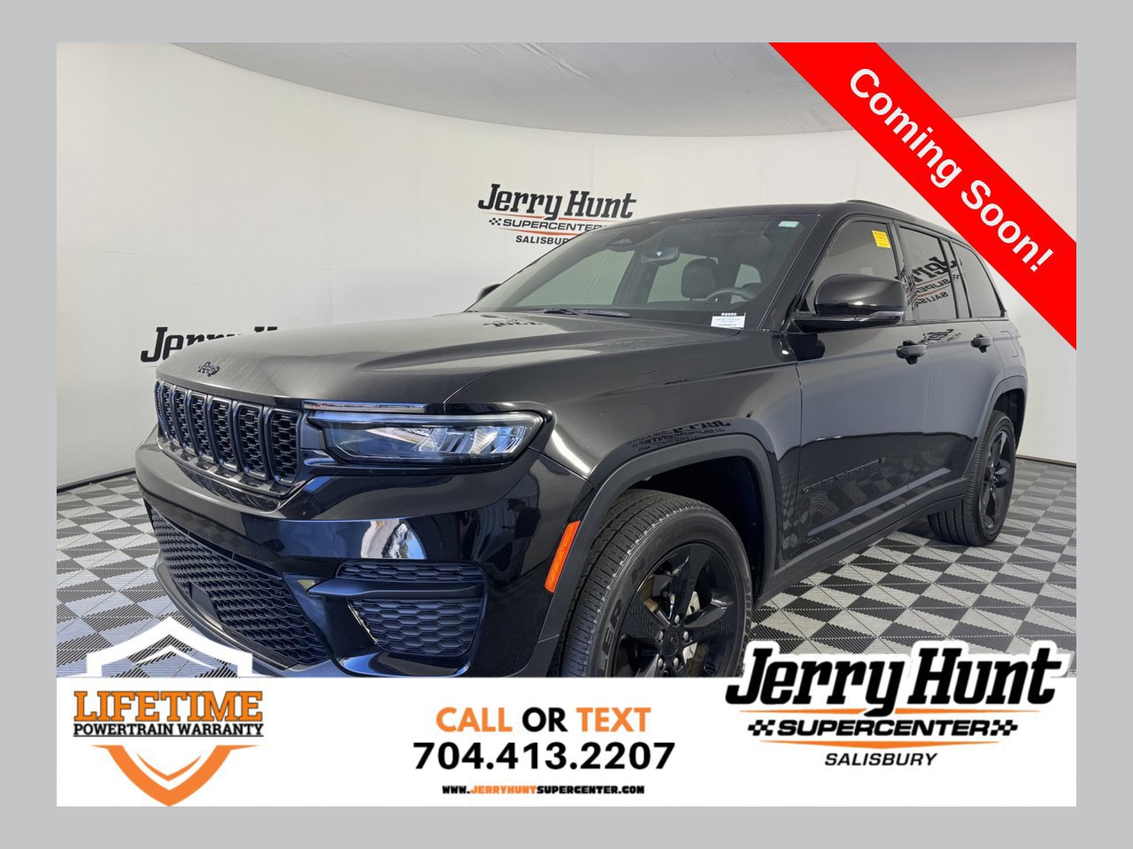 Used 2023 Jeep Grand Cherokee Altitude RWD image 1