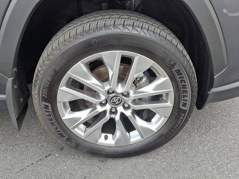 Certified 2025 Toyota RAV4 XLE Premium image 8