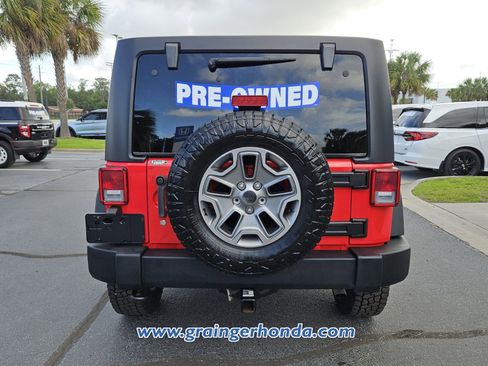Used 2015 Jeep Wrangler Unlimited Rubicon w/ Dual Top Group AWD/4WD image 4