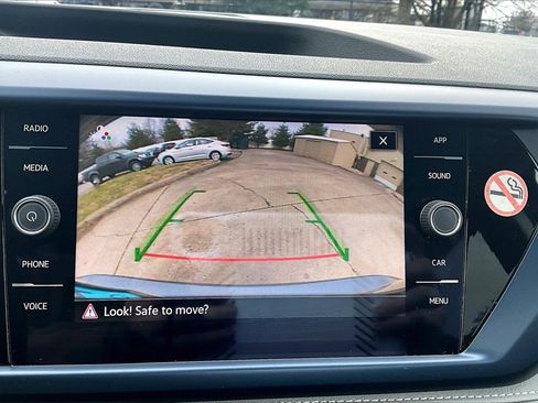 Used 2024 Volkswagen Taos SE image 21