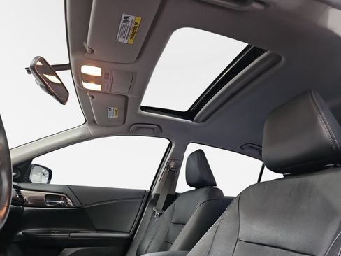Used 2017 Honda Accord EX-L image 30