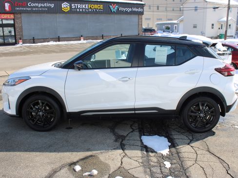 Certified 2023 Nissan Kicks SR w/ SR Premium Package image 2