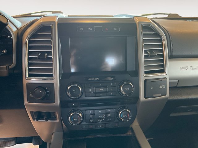 Used 2017 Ford F350 Lariat w/ Lariat Value Package AWD/4WD image 14