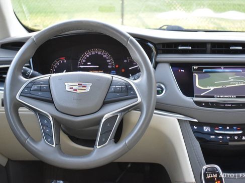 Used 2017 Cadillac XT5 Luxury w/ Driver Awareness Package AWD/4WD image 20