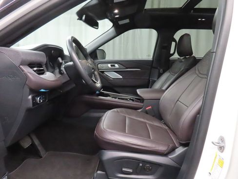 Used 2025 Ford Explorer Platinum w/ LUX Leather Package AWD/4WD image 14