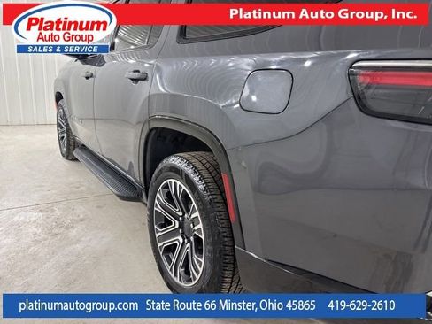 Used 2022 Jeep Wagoneer Series III image 45