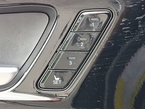 Used 2025 Acura MDX SH-AWD w/ Technology Package image 27