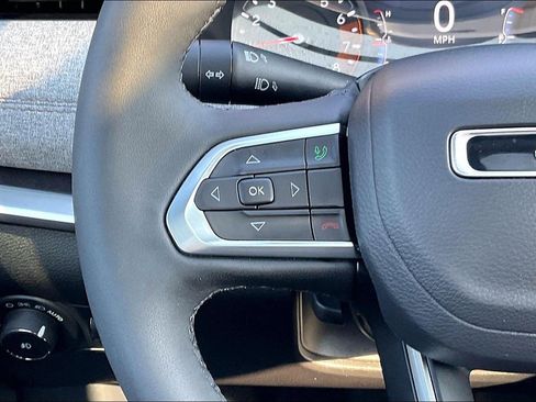 Used 2024 Jeep Compass Latitude w/ Sun and Sound Group image 17