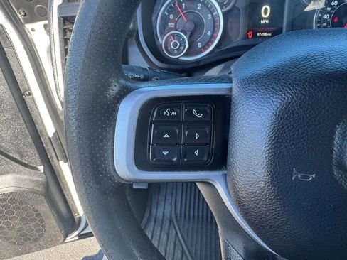 Used 2022 RAM 2500 Big Horn w/ Cold Weather Group image 18