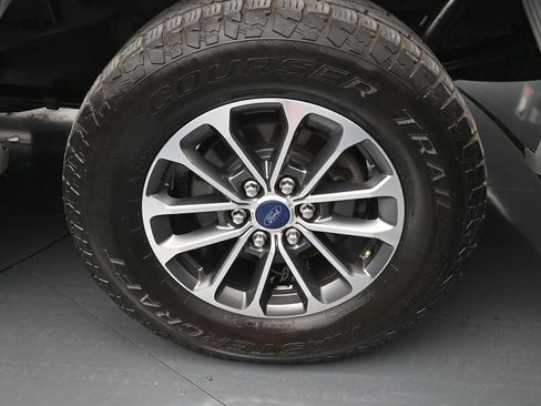 Used 2019 Ford F150 XLT w/ Equipment Group 302A Luxury AWD/4WD image 18