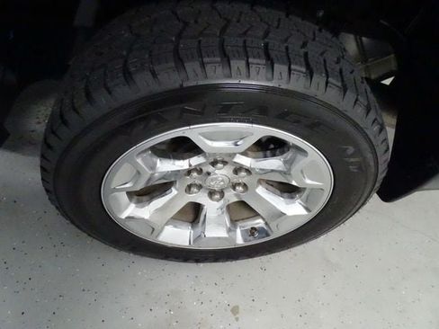 Used 2022 RAM 1500 Big Horn AWD/4WD image 32