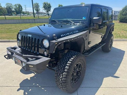 Used 2018 Jeep Wrangler Unlimited Rubicon w/ Connectivity Group AWD/4WD image 1