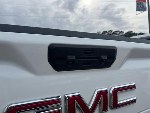 Used 2024 GMC Sierra 1500 AT4 w/ Technology Package image 6