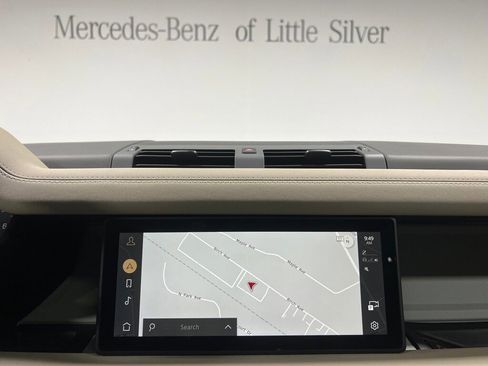 Used 2024 Land Rover Defender 110 S image 33