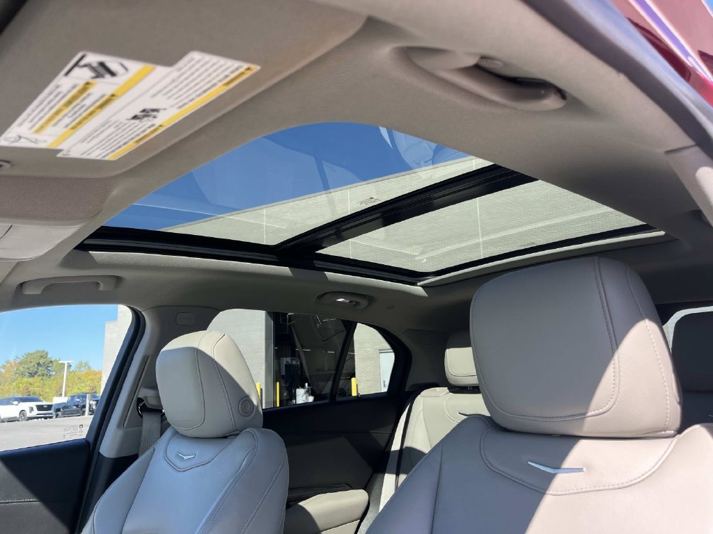 Used 2023 Cadillac XT4 Premium Luxury FWD image 32