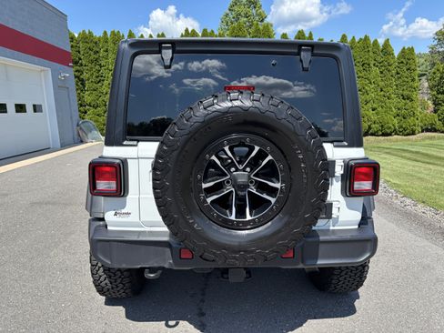 Used 2025 Jeep Wrangler Unlimited Sport AWD/4WD image 4