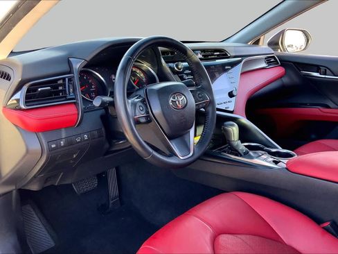 Used 2019 Toyota Camry XSE FWD image 18