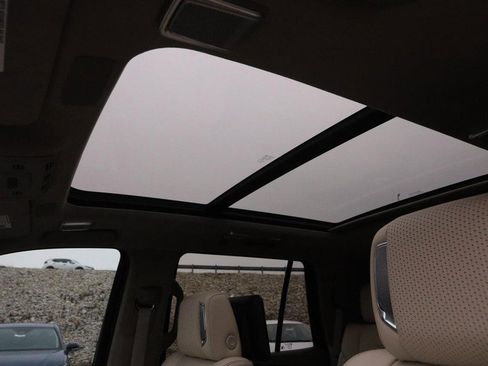 Used 2024 Cadillac Escalade Sport Platinum w/ LPO, ONYX Package image 12