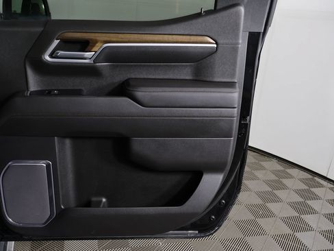 Used 2022 Chevrolet Silverado 1500 High Country w/ High Country Premium Package AWD/4WD image 24