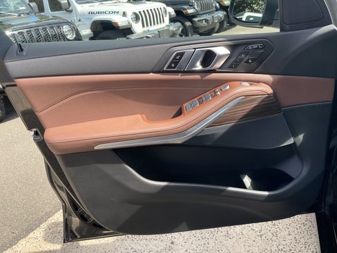 Used 2023 BMW X7 xDrive40i w/ Parking Assistance Package image 51