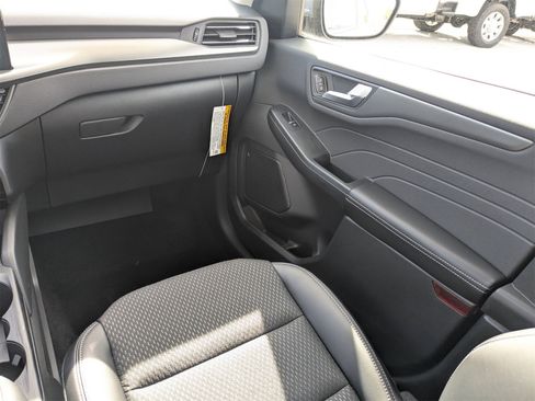 New 2026 Ford Escape BASE image 19