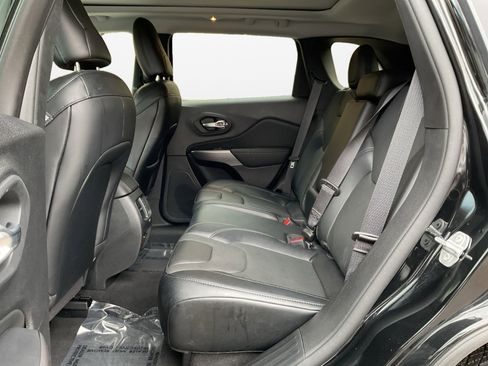 Used 2022 Jeep Cherokee Limited image 13