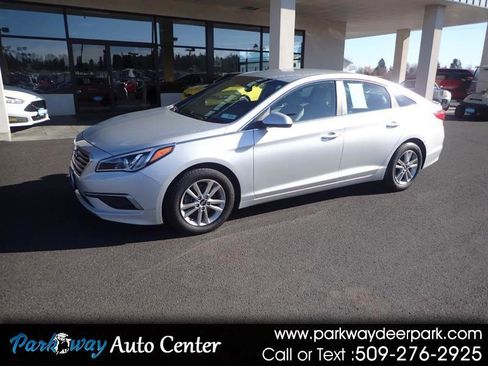 Used 2016 Hyundai Sonata SE image 1