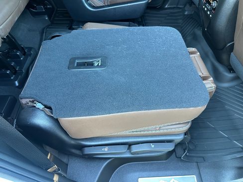 Used 2021 Chevrolet Tahoe High Country w/ Premium Package 2 image 31