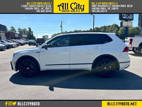 Used 2021 Volkswagen Tiguan SE image 4