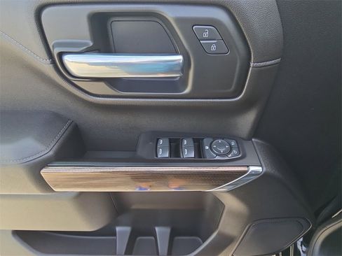 Used 2022 Chevrolet Silverado 1500 RST image 24