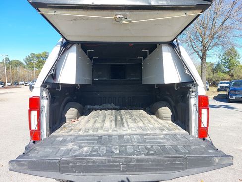 Used 2022 Ford F250 Platinum w/ FX4 Off-Road Package image 13