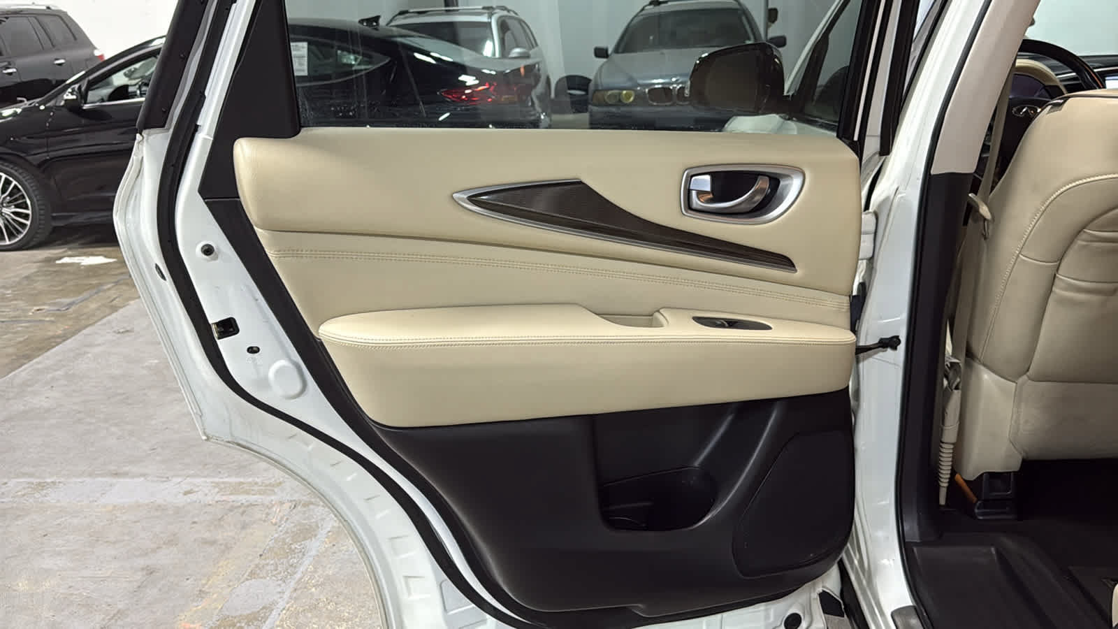 Used 2020 INFINITI QX60 Luxe w/ Essential Package AWD/4WD image 19