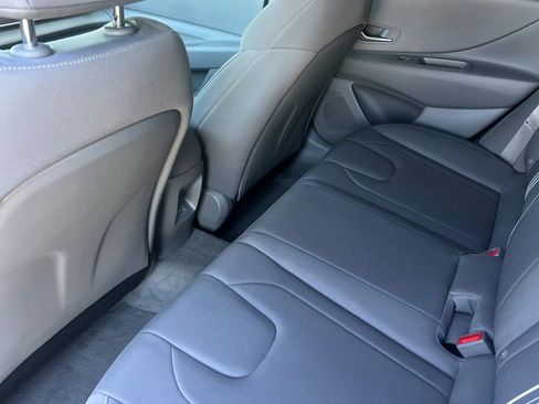 Used 2024 Hyundai Elantra Blue FWD image 14