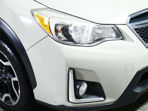 Used 2017 Subaru Crosstrek 2.0i Limited AWD/4WD image 16
